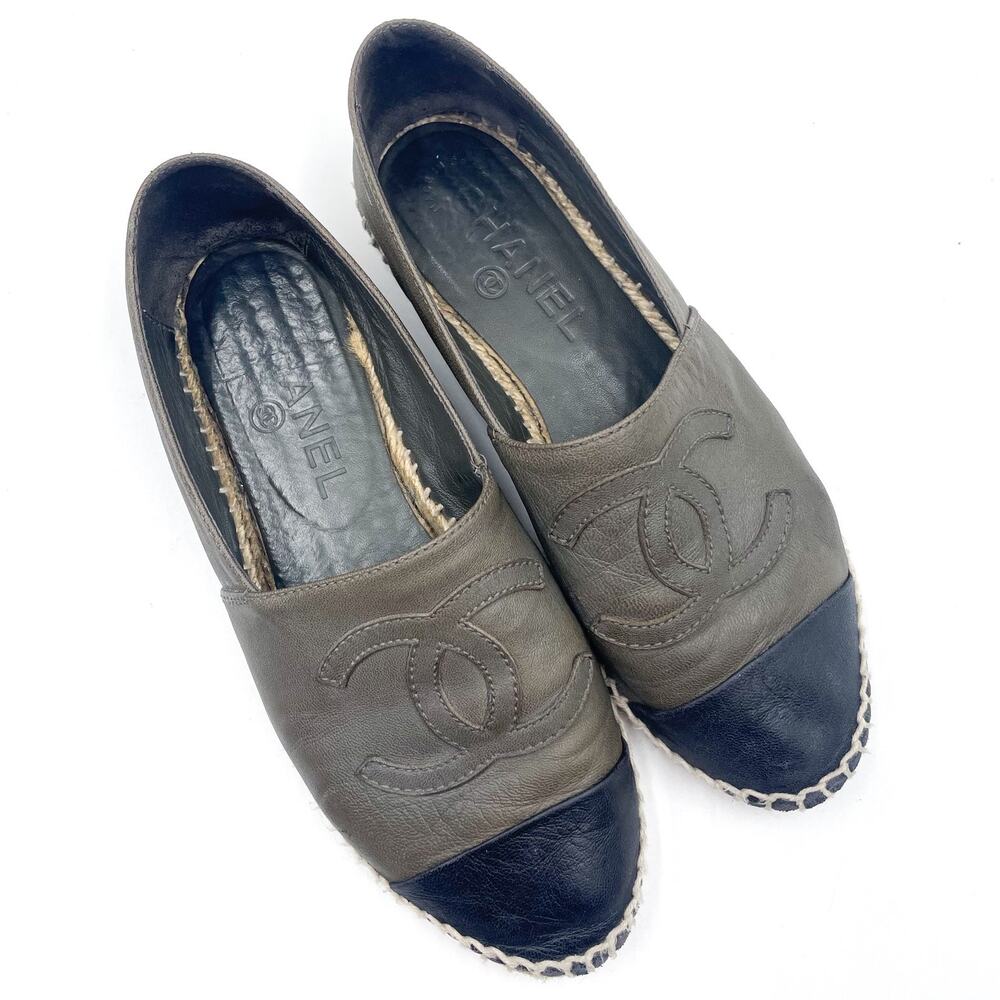 Chanel CC‎ Espadrille Flat Gray Suede Leather Cap Toe Slip On Sz 37 / 7